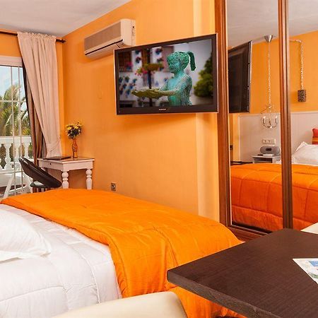 La Plazoleta Hotel เบนัลมาเดนา ภายนอก รูปภาพ