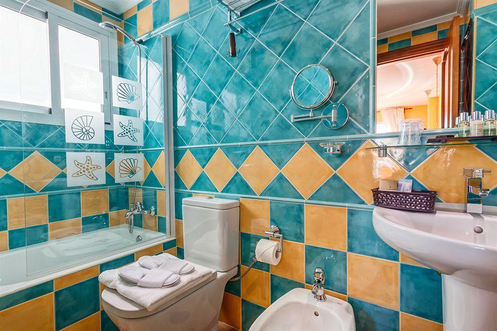 La Plazoleta Hotel เบนัลมาเดนา ภายนอก รูปภาพ