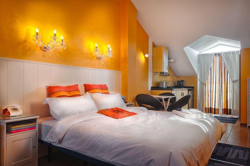 La Plazoleta Hotel เบนัลมาเดนา ภายนอก รูปภาพ