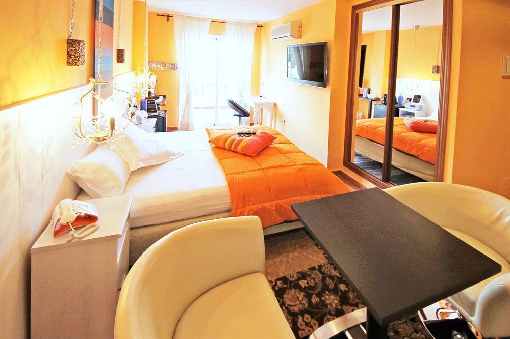 La Plazoleta Hotel เบนัลมาเดนา ภายนอก รูปภาพ
