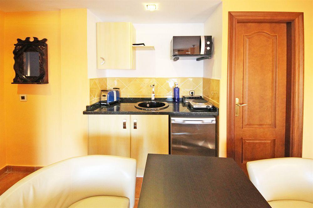 La Plazoleta Hotel เบนัลมาเดนา ภายนอก รูปภาพ