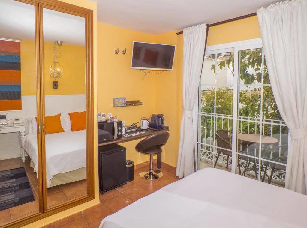 La Plazoleta Hotel เบนัลมาเดนา ภายนอก รูปภาพ