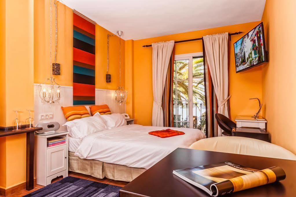 La Plazoleta Hotel เบนัลมาเดนา ภายนอก รูปภาพ
